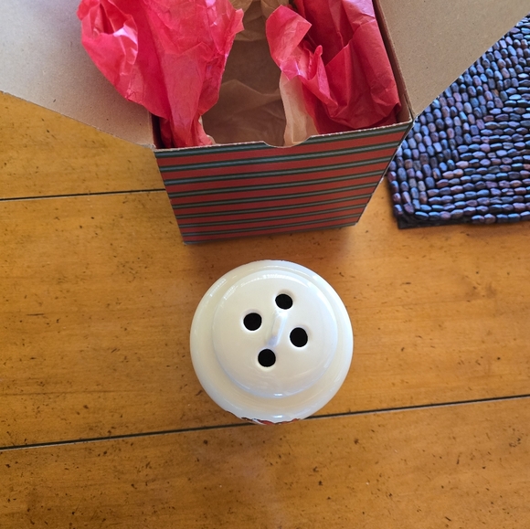 New vintage hand painted Christmas potpourri press. - Picture 2 of 8